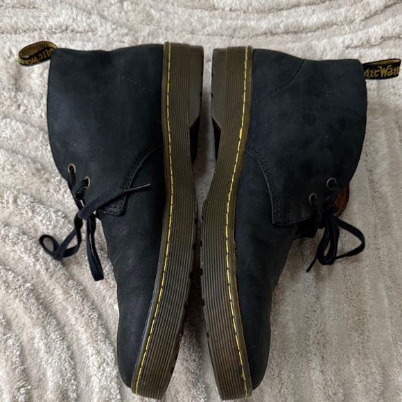 Dr. Martens Black Chukka Boots for Men main image 4